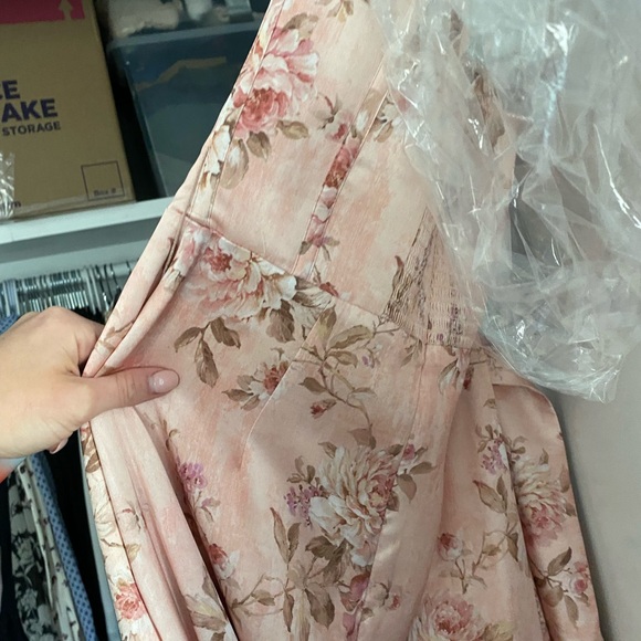 NWT V. Chapman June Printed Corset Front-Slit Satin Gown - Picture 8 of 10